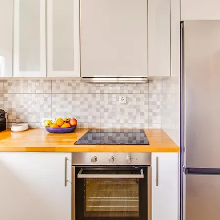 Old Town 1br - 350m From Pool Ac Wi-fi البوفيرا